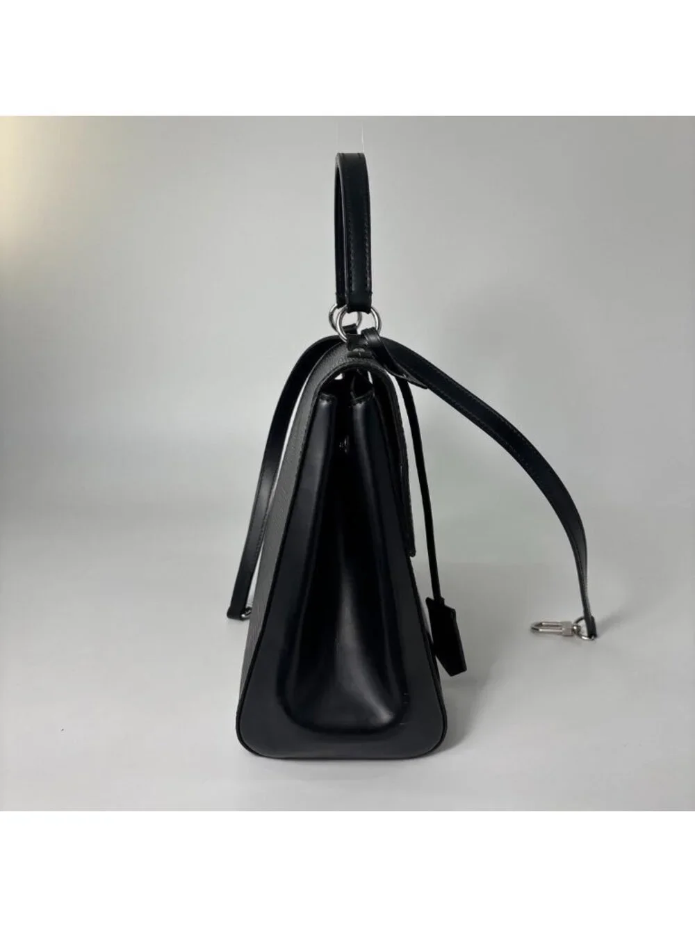 Louis Vuitton Epi Cluny MM Black Handbag
